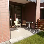 Apartament Tosia Miesci Sie W Poblizu Plazy Zachodniej 450 M. Do Dyspozycji Jest Tez Maly Ogrodek Z Miejscem Na Wypicie Porannej Kawy. Na Osiedlu Sasiadujacym Ze Sklepem Netto Oraz Zabka, Znajduje Sie Plac Zabaw Dla Dzieci Oraz Boisko Do Gry W Pilke.